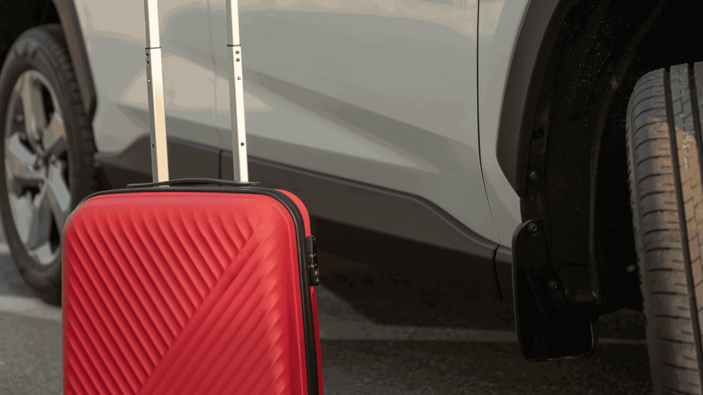 Affordable Raynes Park to London City Airport Minicabs - Experience Reliable Airport Transfers from SW20 to E16