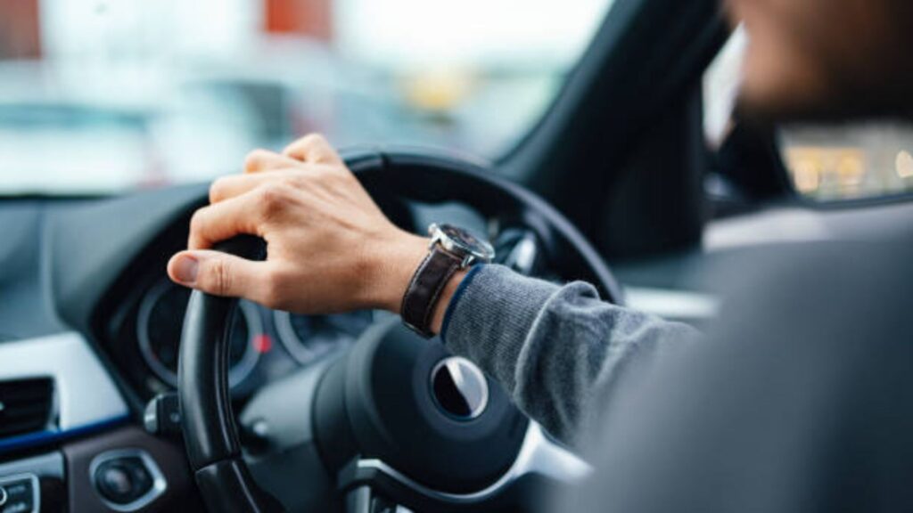 Heathrow Airport to Surbiton Minicabs Affordable Transfers from LHR to KT6